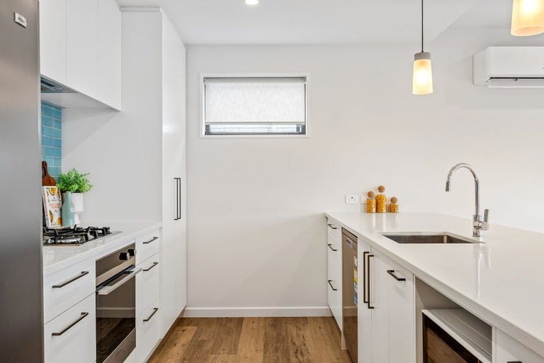 Photo of property in 2 Lussa Close, Broomfield, Christchurch, 8042
