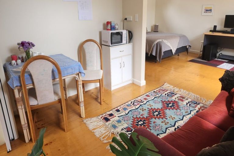 Photo of property in 5 Meadows Avenue, Waiwhetu, Lower Hutt, 5010