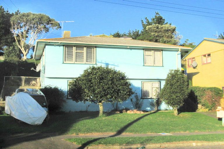 Photo of property in 21 Northumberland Street, Cannons Creek, Porirua, 5024