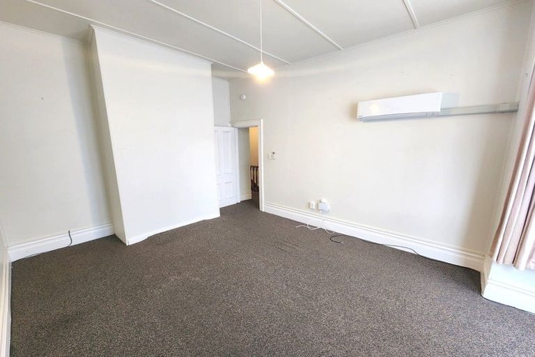 Photo of property in 80 Roxburgh Street, Mount Victoria, Wellington, 6011