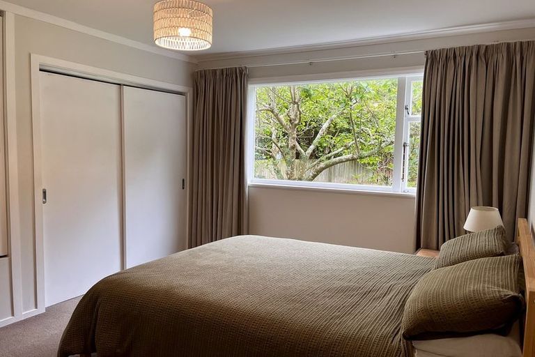 Photo of property in 32 Hollies Crescent, Johnsonville, Wellington, 6037