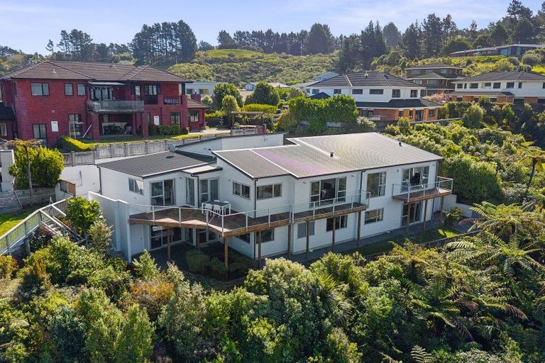 Photo of property in 34 Arahiwi Grove, Tirohanga, Lower Hutt, 5010