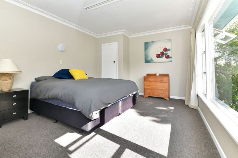 Photo of property in 11 Westbourne Road, Murrays Bay, Auckland, 0630