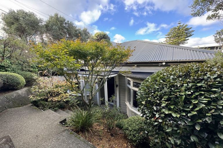 Photo of property in 29 Maida Vale Road, Roseneath, Wellington, 6011
