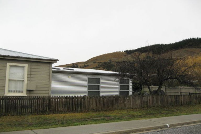 Photo of property in 28 Whitby Street, Clyde, 9330