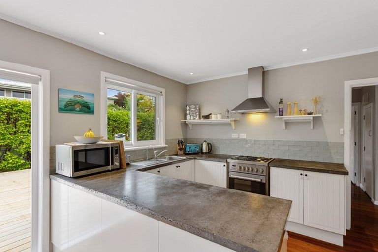 Photo of property in 14 Millbrook Road, Henderson, Auckland, 0612
