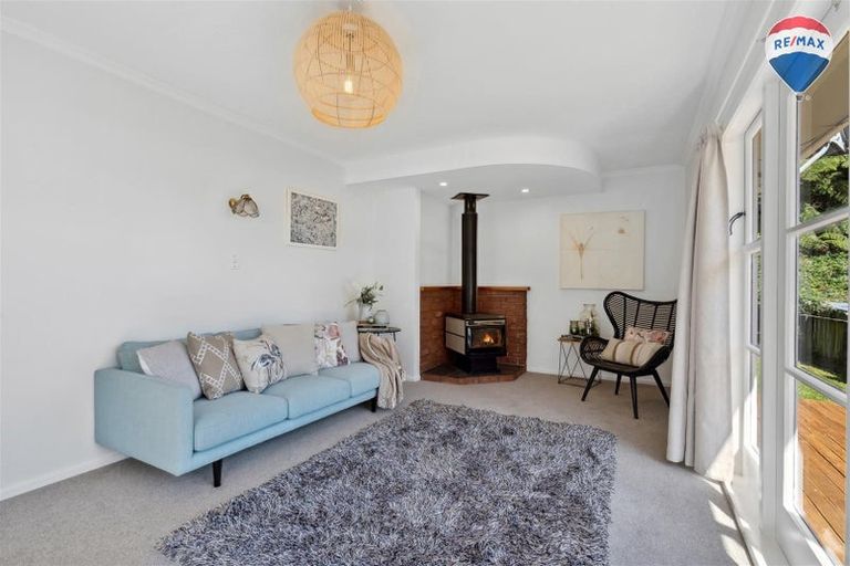 Photo of property in 21 Thomson Grove, Stokes Valley, Lower Hutt, 5019