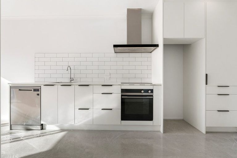 Photo of property in 30a Kukuwai Avenue, Red Beach, 0932