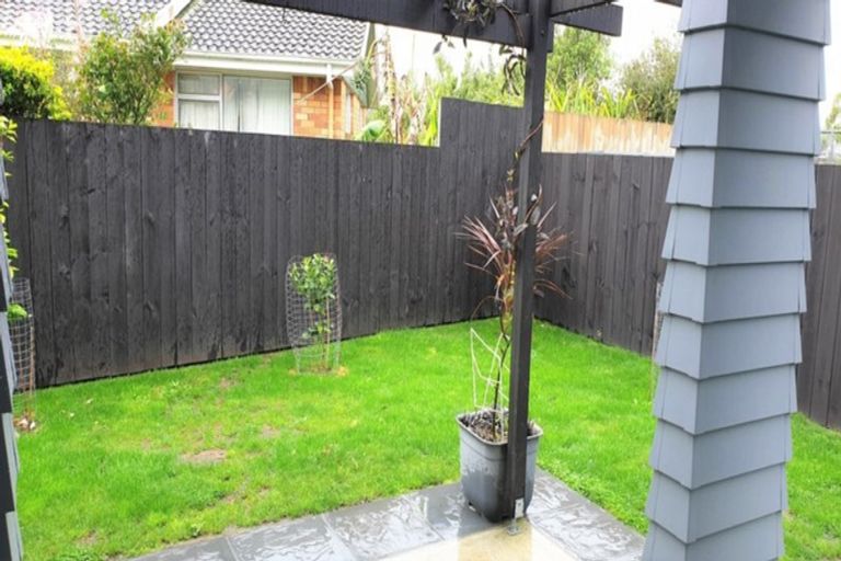 Photo of property in 2/11 Crosher Place, Silverdale, Hamilton, 3216