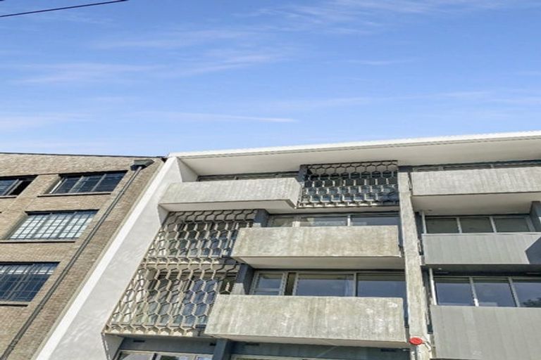 Photo of property in Vela Apartments, 301/2 Campbell Terrace, Petone, Lower Hutt, 5012