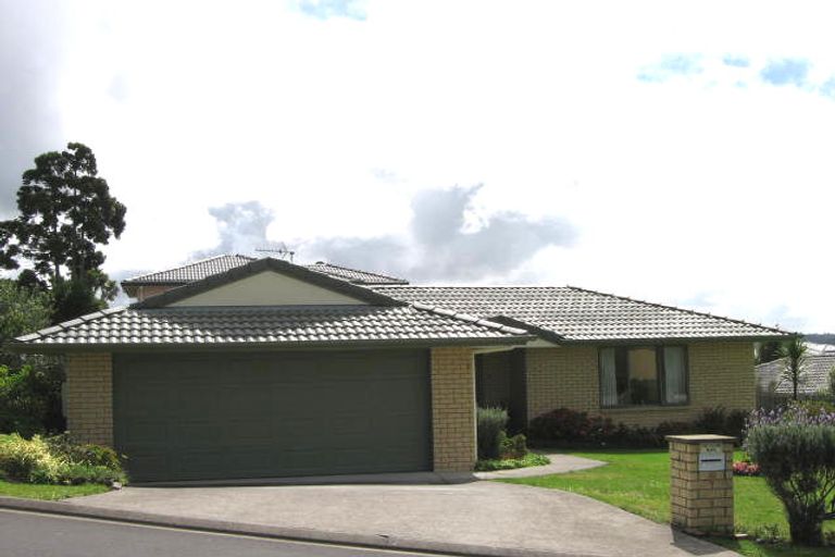 Photo of property in 4 Midhurst Avenue, Henderson, Auckland, 0612