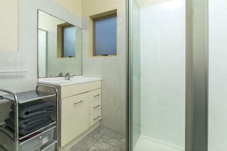 Photo of property in 1 Burton's Drive, Swanson, Auckland, 0614