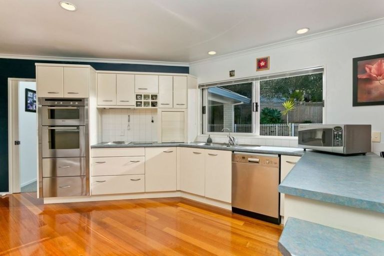 Photo of property in 27 Crestview Place, Browns Bay, Auckland, 0630