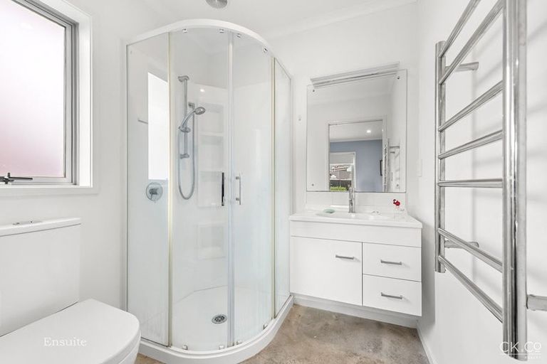 Photo of property in 14 Passchendaele Grove, Trentham, Upper Hutt, 5018