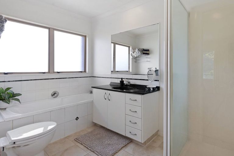 Photo of property in 130a Oceanbeach Road, Mount Maunganui, 3116