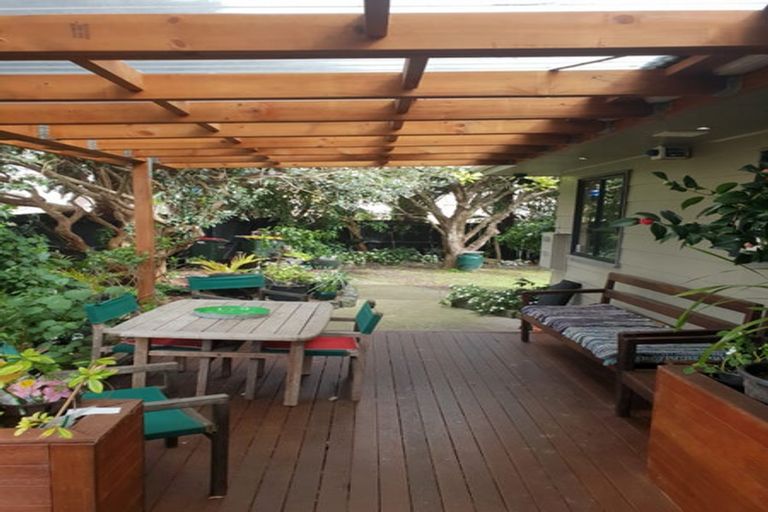 Photo of property in 2 Reseda Place, Papatoetoe, Auckland, 2025