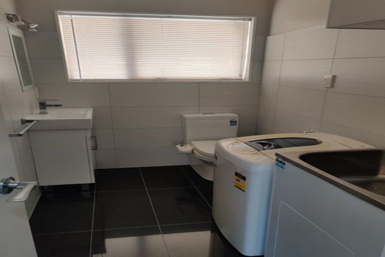 Photo of property in 96 Kaikoura Street, Maupuia, Wellington, 6022