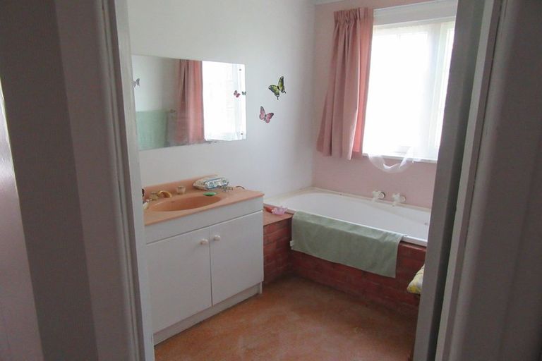 Photo of property in 6 Severn Street, Waitotara, Whanganui, 4588