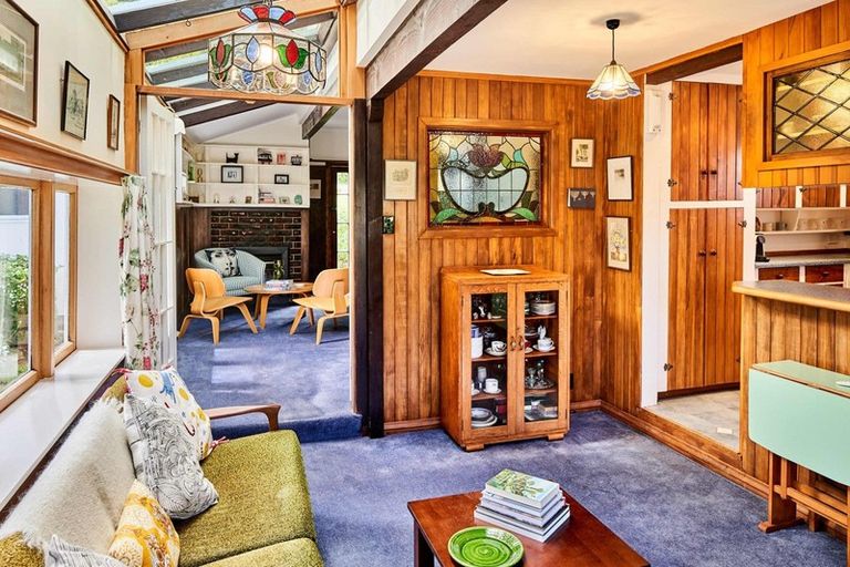 Photo of property in 25 Mahoe Street, Eastbourne, Lower Hutt, 5013