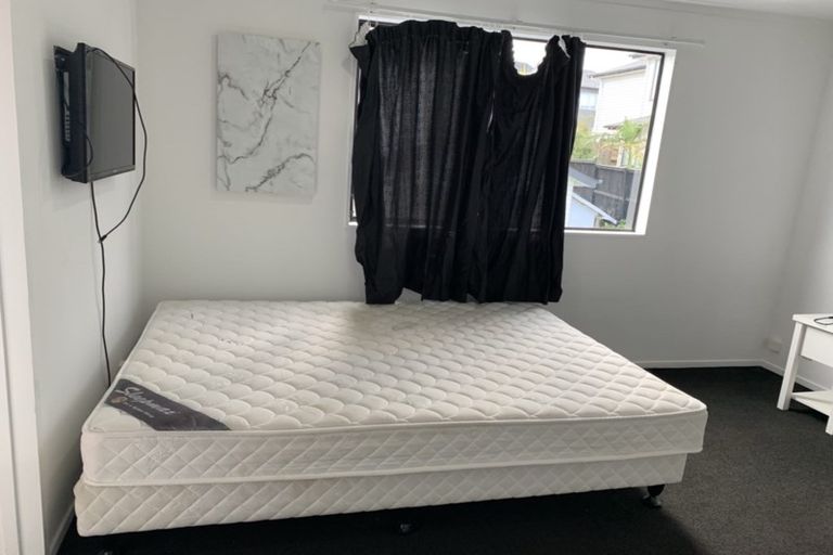 Photo of property in 27a Florence Daly Place, Mount Roskill, Auckland, 1041