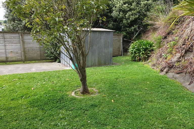 Photo of property in 1/126 Redwood Avenue, Tawa, Wellington, 5028