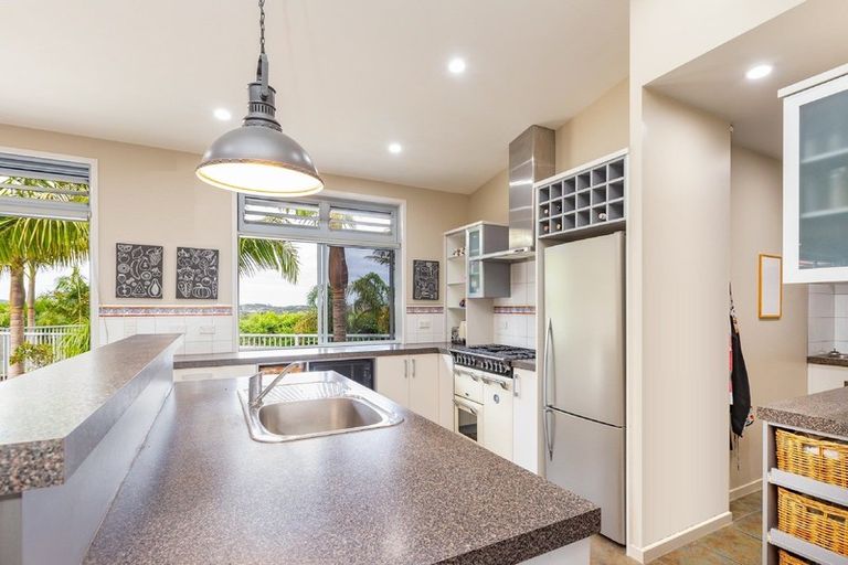 Photo of property in 56 Old Waipu Road, Mangawhai, 0505