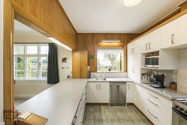 Photo of property in 36 Chelwood Street, Takaro, Palmerston North, 4412