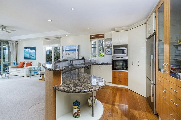Photo of property in The Sands Apartments, 7/47 The Strand, Takapuna, Auckland, 0622
