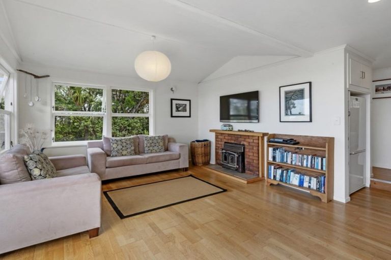 Photo of property in 3 Kowhai Terrace, Leigh, 0985