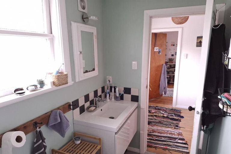 Photo of property in 19a Kekerenga Street, Strathmore Park, Wellington, 6022