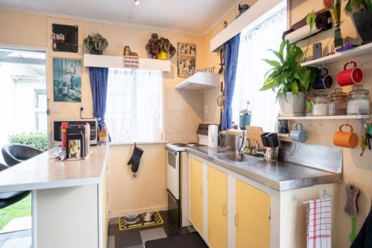 Photo of property in 330 Featherston Street, Palmerston North, 4414