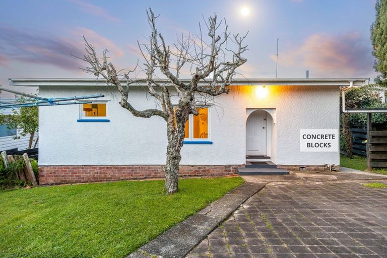 Photo of property in 2/48 Churchill Road, Murrays Bay, Auckland, 0630