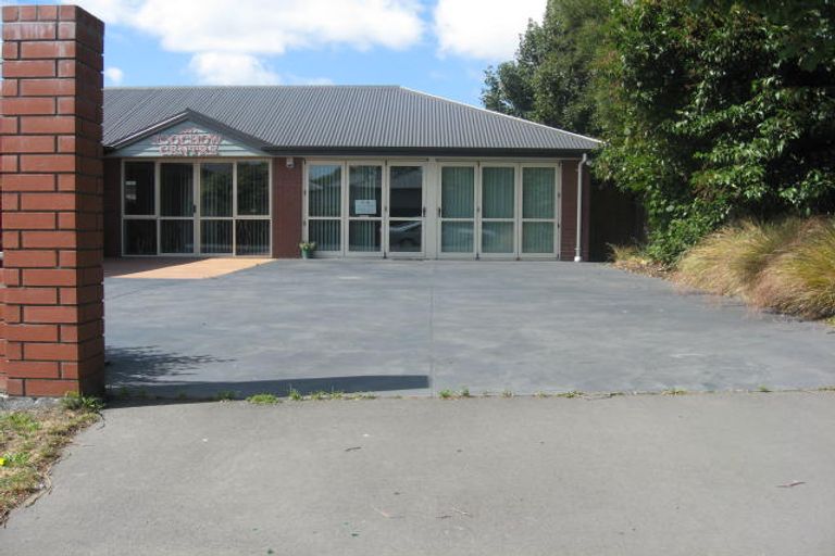 Photo of property in 303 Riccarton Road, Upper Riccarton, Christchurch, 8041
