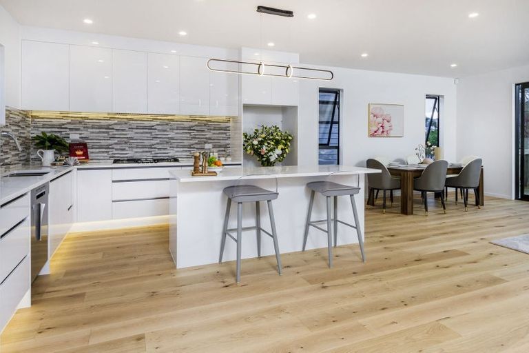 Photo of property in 31c Linwood Avenue, Forrest Hill, Auckland, 0620