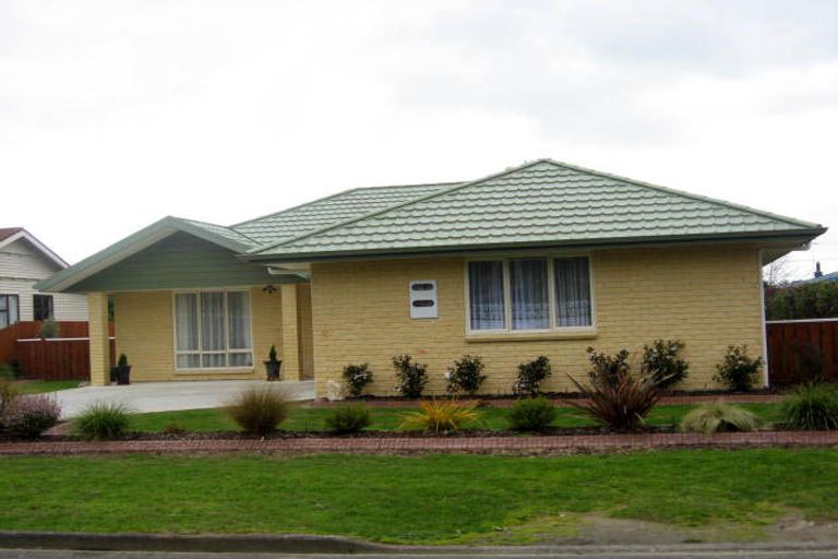 Photo of property in 20 Philip Street, Carterton, 5713
