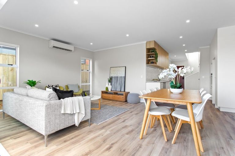 Photo of property in 27 William Calvert Drive, Swanson, Auckland, 0614