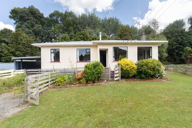 Photo of property in 7 Kotukutuku Road, Hunterville, 4730
