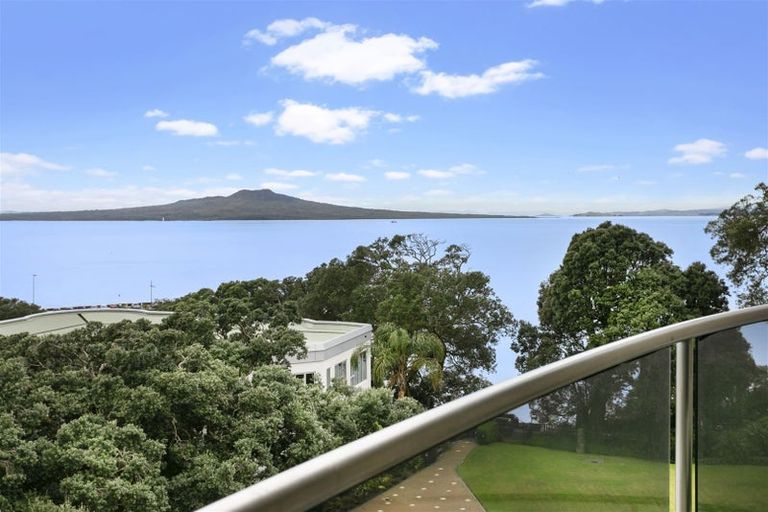 Photo of property in 5a/173 Hurstmere Road, Takapuna, Auckland, 0622