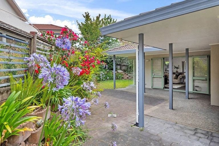 Photo of property in 38 Harbour Lights Close, West Harbour, Auckland, 0618