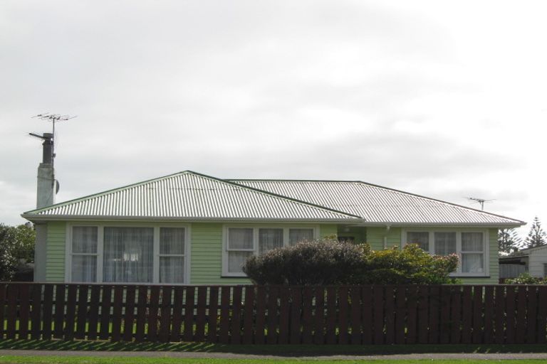 Photo of property in 142 Cracroft Street, Waitara, 4320