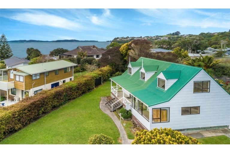Photo of property in 28 Kauri Crescent, Snells Beach, 0920