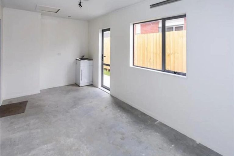 Photo of property in 1/46 Park Estate Road, Rosehill, Papakura, 2113