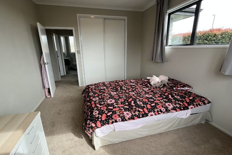 Photo of property in 2 Makaka Lane, Silverdale, 0932