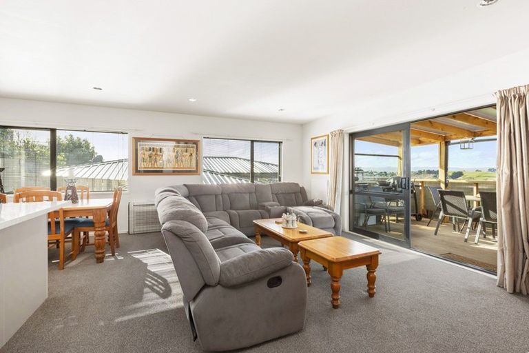Photo of property in 18 Puka Place, Raglan, 3225
