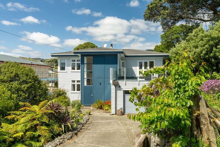 Photo of property in 160 Wellington Road, Paekakariki, 5034