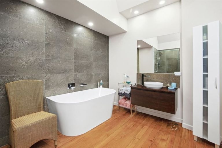 Photo of property in 3 Sale Street, Cockle Bay, Auckland, 2014