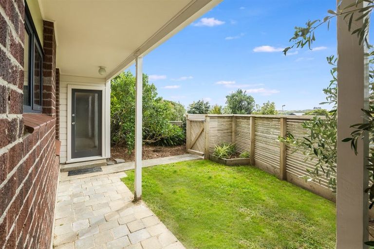 Photo of property in 3a Quinn Grove, Ranui, Porirua, 5024