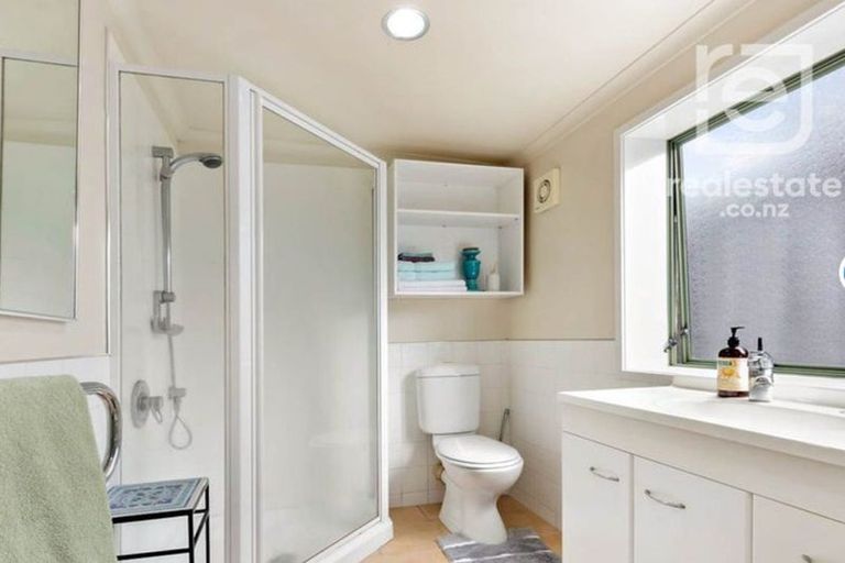 Photo of property in 120a Hepburn Road, Glendene, Auckland, 0602