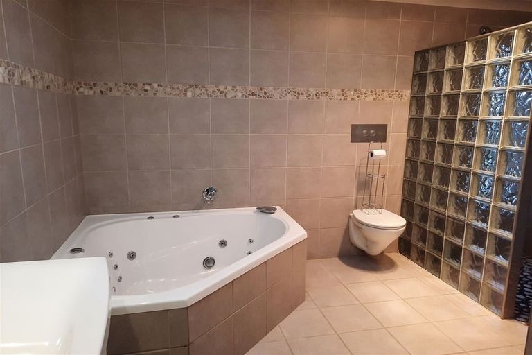 Photo of property in 21 Scotston Avenue, St Albans, Christchurch, 8052