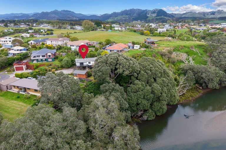 Photo of property in 35 Pohutukawa Drive, Athenree, Katikati, 3177